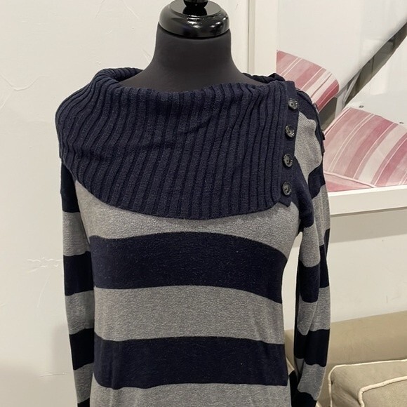 Banana Republic Gray and Navy striped Tunic Sweater SZ M - Picture 2 of 3